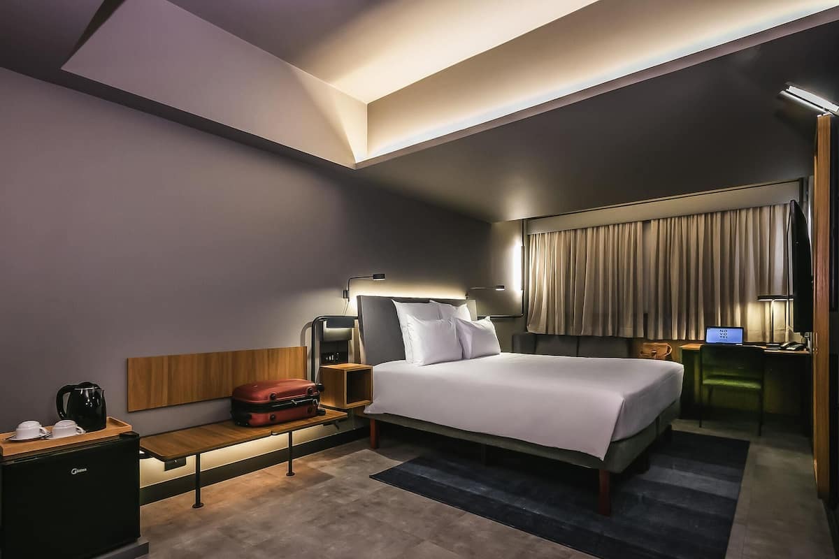 Family Room, 1 King Bed with Sofa bed