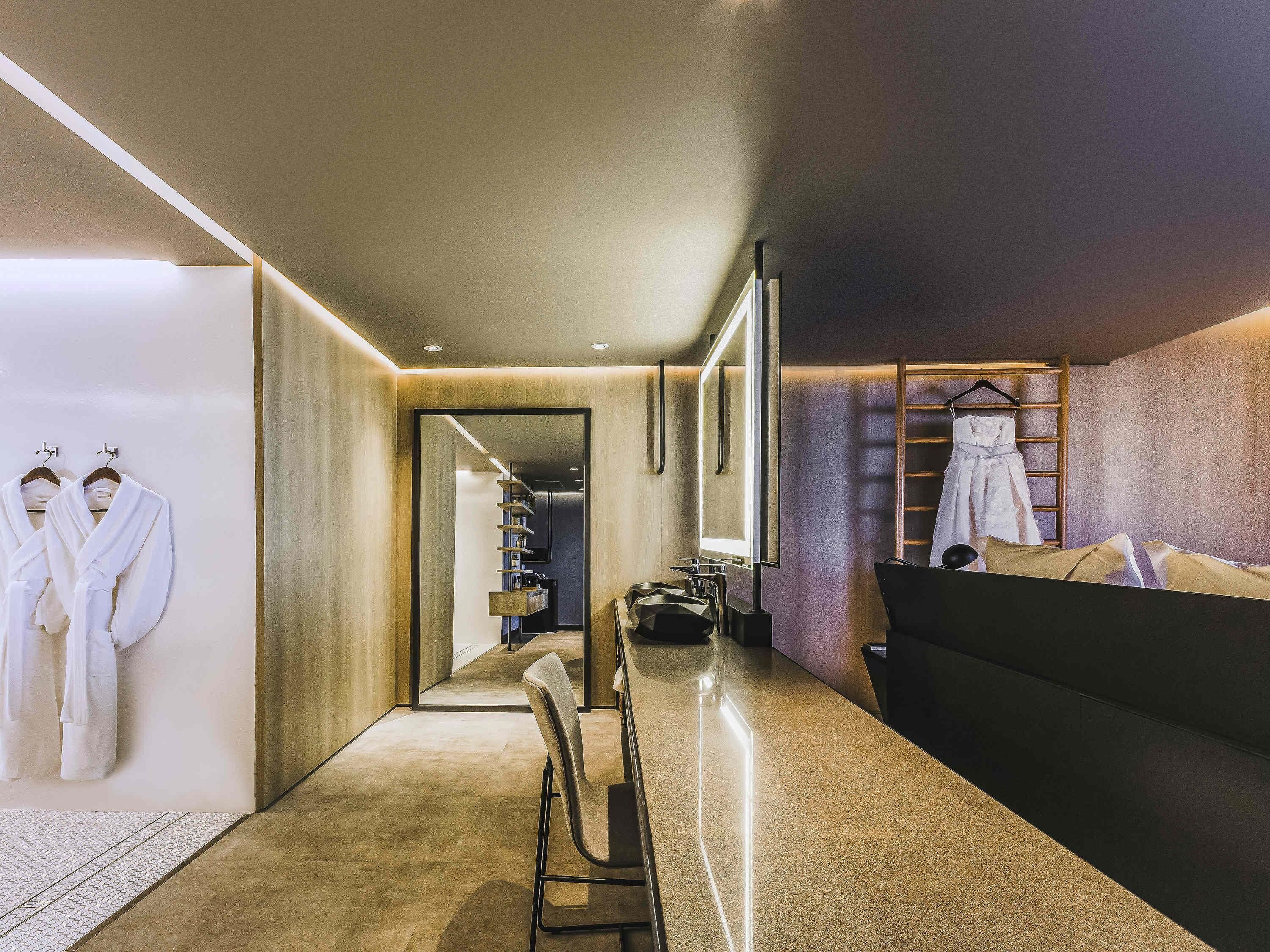 Suite, 1 cama de matrimonio grande, bañera (Master) | Minibar, sistema de insonorización, wifi gratis y ropa de cama