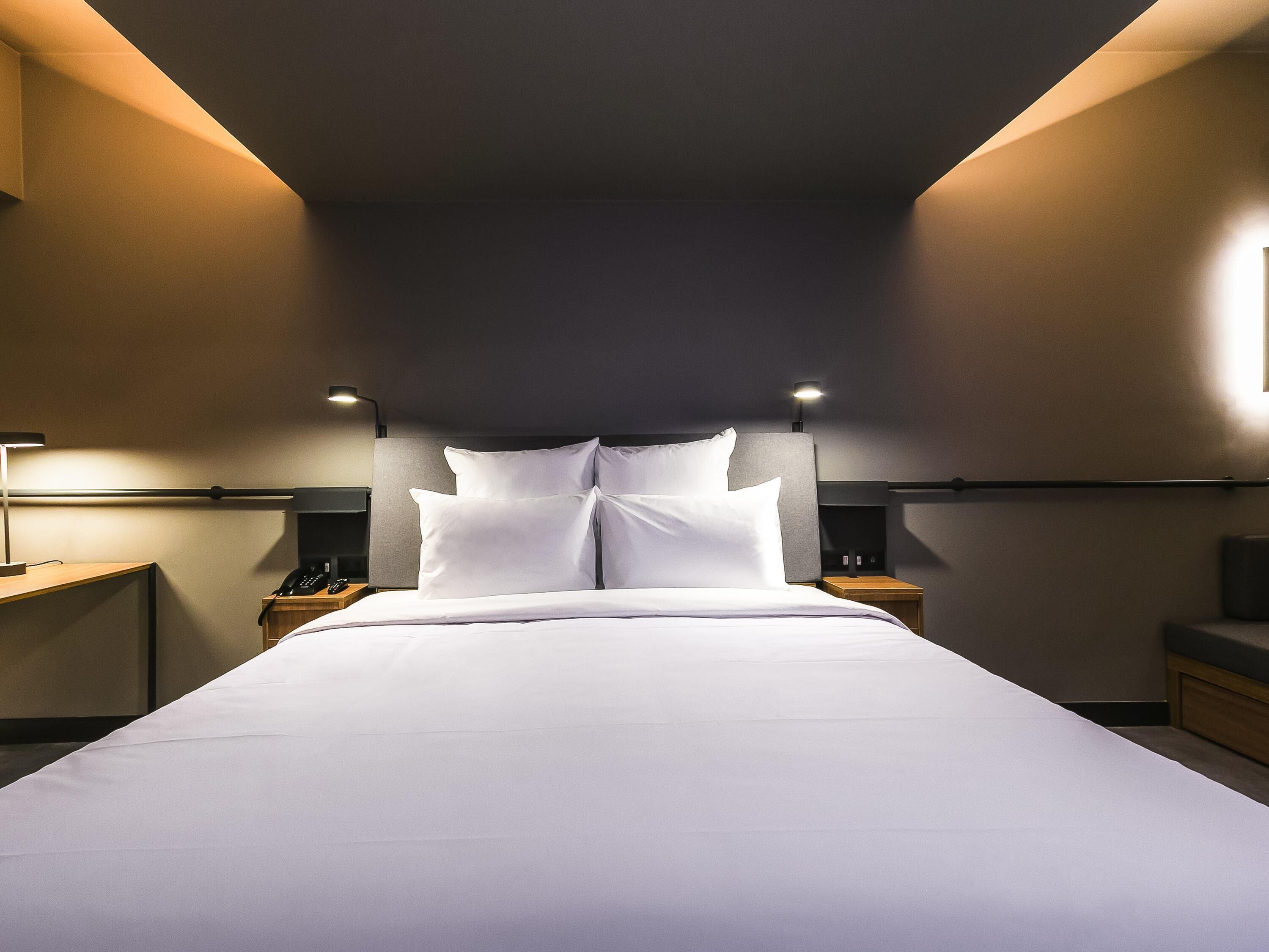 executive room, 1 king bed, microwave | minibar, soundproofing, free wifi, bed sheets