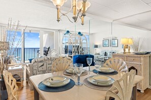 Smart TV, lettore DVD, libri