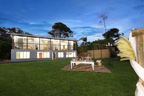 Outdoor dining - Absolute Beachfront Holiday House (Beachmere)