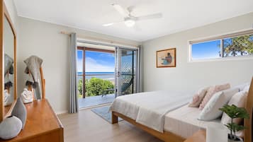4 bedrooms, WiFi, bed sheets