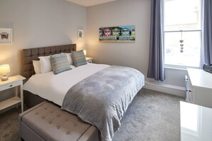 2 bedrooms, premium bedding, desk, iron/ironing board - Host & Stay | The Runswick (Whitby)