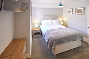 2 多间卧室、熨斗/熨衣板、免费 WiFi、床单