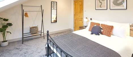 4 dormitorios, tabla de planchar con plancha, wifi gratis y ropa de cama