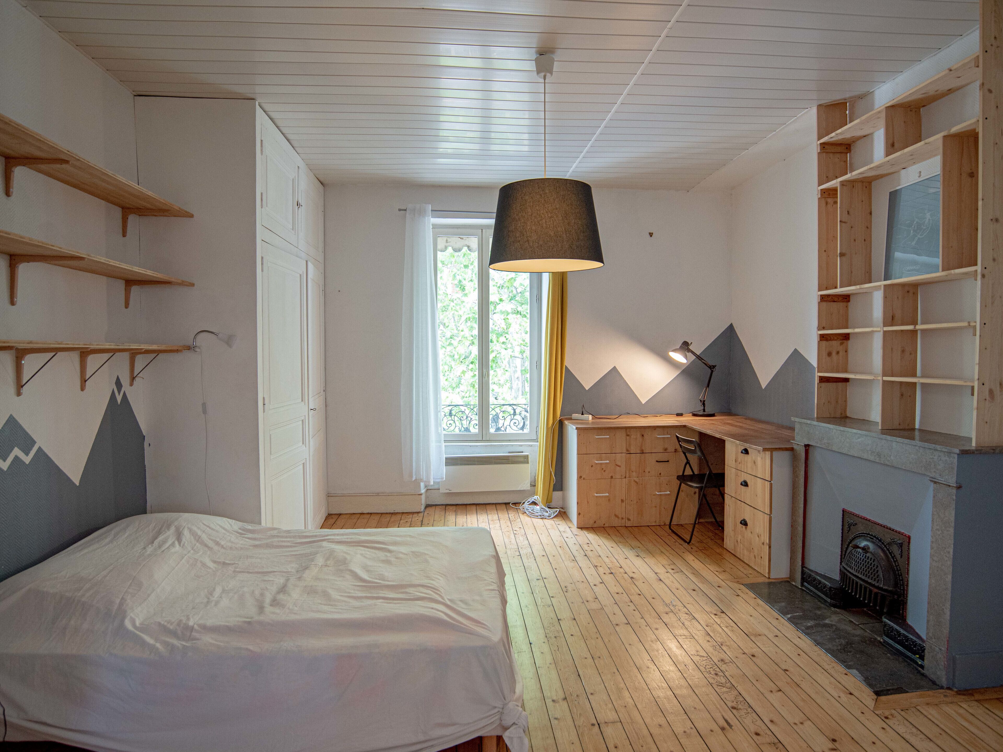 1 dormitorio, tabla de planchar con plancha, wifi y ropa de cama