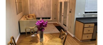 Entire Town House Close to DC