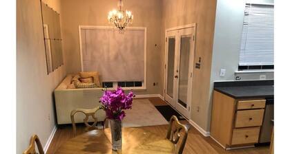 Entire Town House Close to DC
