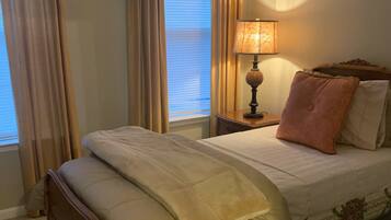 4 bedrooms, desk, iron/ironing board, travel crib