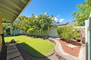 Property grounds - Large Home in Waikoloa Village | 5-Bedrooms | Newly Updated with AC (Waikoloa)