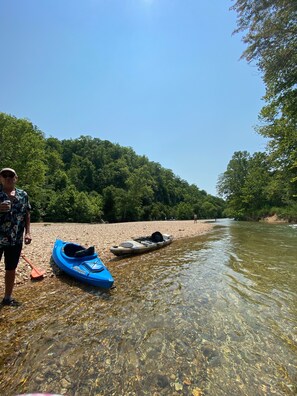 Beach - Five minute walk to middle fork Black River, 7 miles to Johnson Shut ins. (Lesterville)