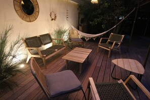 Terrace/patio - « Bastide Provencale AU SON DES Cigales » (Sausset-les-Pins)