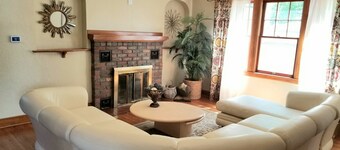 Spaciuos, welcoming home near Stae Park beach perfect for families and groups.