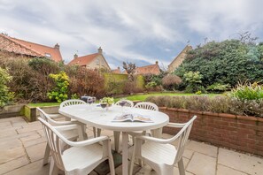 屋外ダイニングエリア