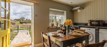 Pond Cottage (E), Edgefield, Norfolk
