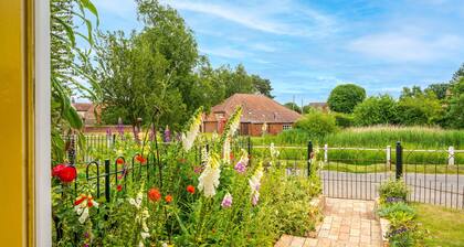 Pond Cottage (E), Edgefield, Norfolk