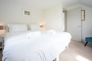 3 Schlafzimmer, Schreibtisch, Bügeleisen/Bügelbrett, Internetzugang
