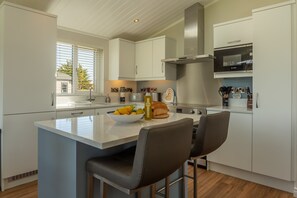 Microwave, dishwasher, coffee/tea maker