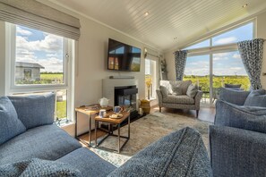 TV - Sandy Toes, Burnham Market, Norfolk (Burnham Market)