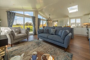 TV - Sandy Toes, Burnham Market, Norfolk (Burnham Market)