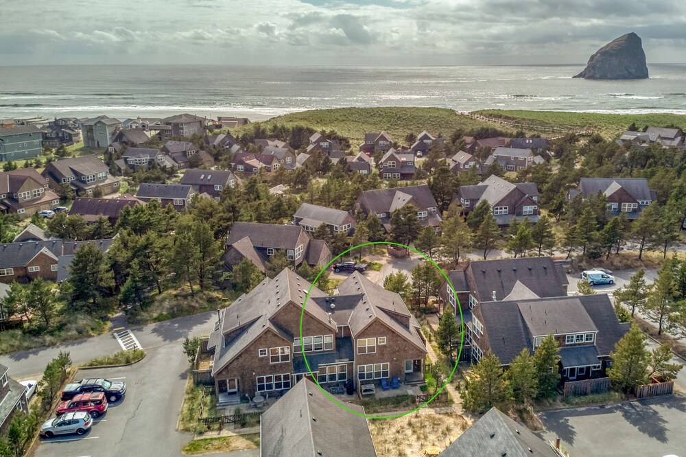 Beautiful Family Home Near the Beach and Pelican Pub! Seas The Day Pacific City