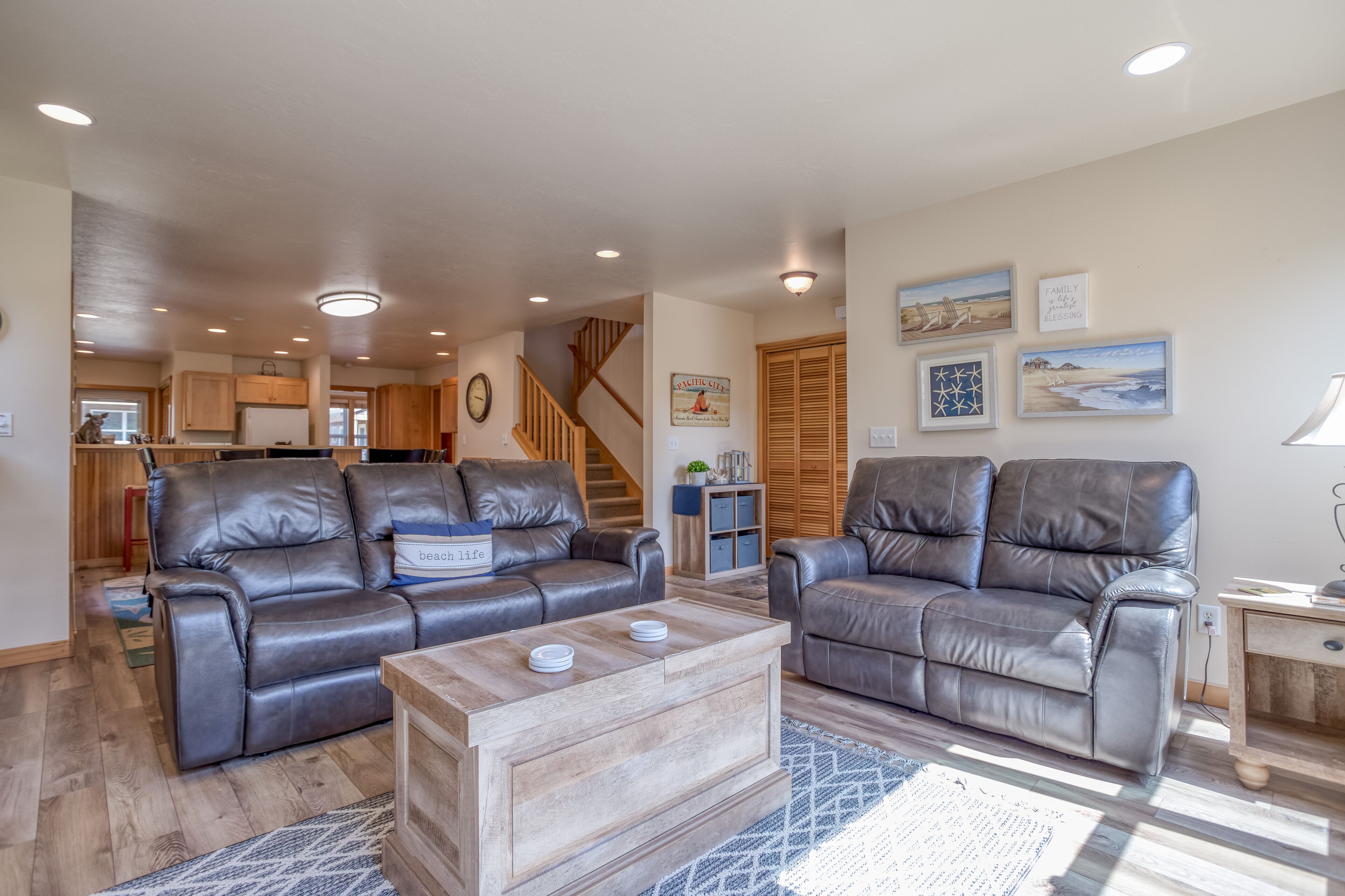 Beautiful Family Home Near the Beach and Pelican Pub! Seas The Day Pacific City