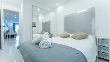 3 quartos, ferros/tábuas de passar roupa, berço de viagem