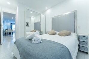 3 chambres, fer et planche à repasser, lit parapluie, Wi-Fi gratuit