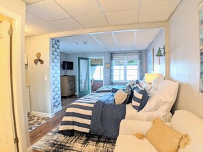 Iron/ironing board, WiFi, bed sheets - Unit 25A at The Lord Hampshire (Tilton)