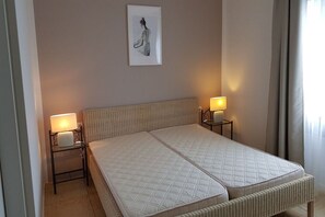 2 室のベッドルーム、WiFi (無料)