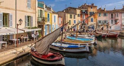 Les pieds dans lâeau â plage et dĂ©tente Ă Martigues et Ă 2 pas de Marseille"