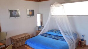 2 室のベッドルーム、セーフティボックス (室内)、アイロン / アイロン台、旅行用ベビーベッド