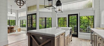 Landmark Home 1 Blk from Lake MI Game Rm & EV Chgr