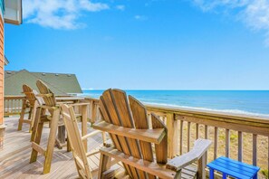Property grounds - Premier Oceanfront Dog Friendly w/ Pool, Elevator, Hot Tub, EV Charger, Game Rm (Hatteras)