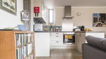 Mesin pencuci piring