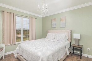 5 bedrooms, iron/ironing board - Plum Guide - Primrose Estate (Palm City)