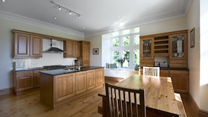Private kitchen - Plum Guide - Assynt House (Dingwall)