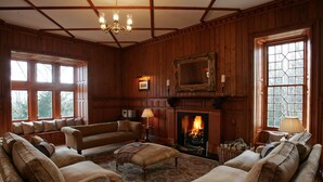 Living room - Plum Guide - Assynt House (Dingwall)