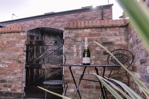 Property grounds - Plum Guide - CIX Nunnery Lane (York)