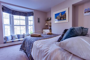 3 chambres, fer et planche à repasser