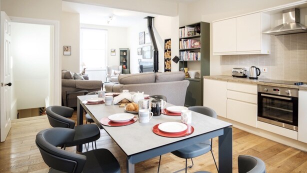 Dishwasher - Plum Guide - Nunnery Lane (York)