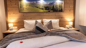 2 makuuhuonetta, tallelokero huoneessa, silitysrauta/-lauta