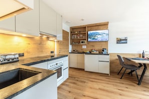 Kühlschrank, Herdplatte, Geschirrspüler