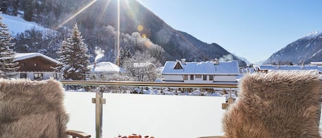 تناول الطعام بالخارج