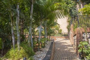 Property entrance - BAOBAB Hotel (Kigali)
