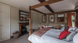 4 bedrooms, iron/ironing board, WiFi - Plum Guide - The Duck Feather (Ilminster)