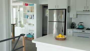 Microwave dan mesin pencuci piring