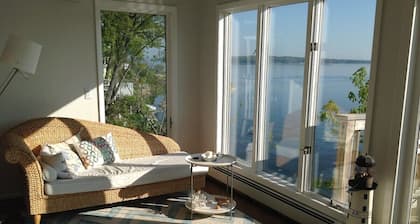 Plum Guide - Bay Bliss