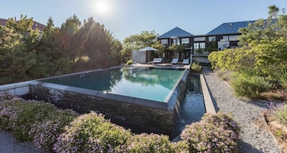 Plum Guide - Ocean Spray