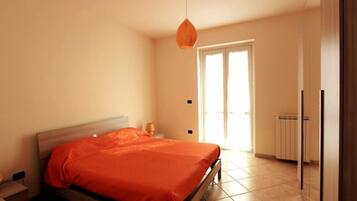 3 slaapkamers, een bureau, wifi, beddengoed